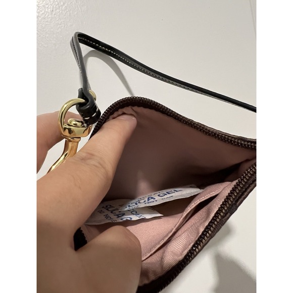 Coach Corner Zip Wristlet in Signature Canvas w/ Stripe in Walnut/Black NWT $58 - Picture 6 of 8